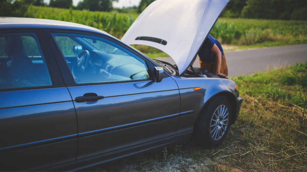 Look at the car's problems and call for help.