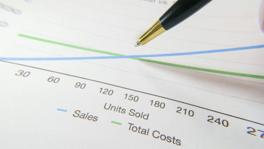 A chart showing factors that influence towing costs — cheap vs expensive towing Las Vegas