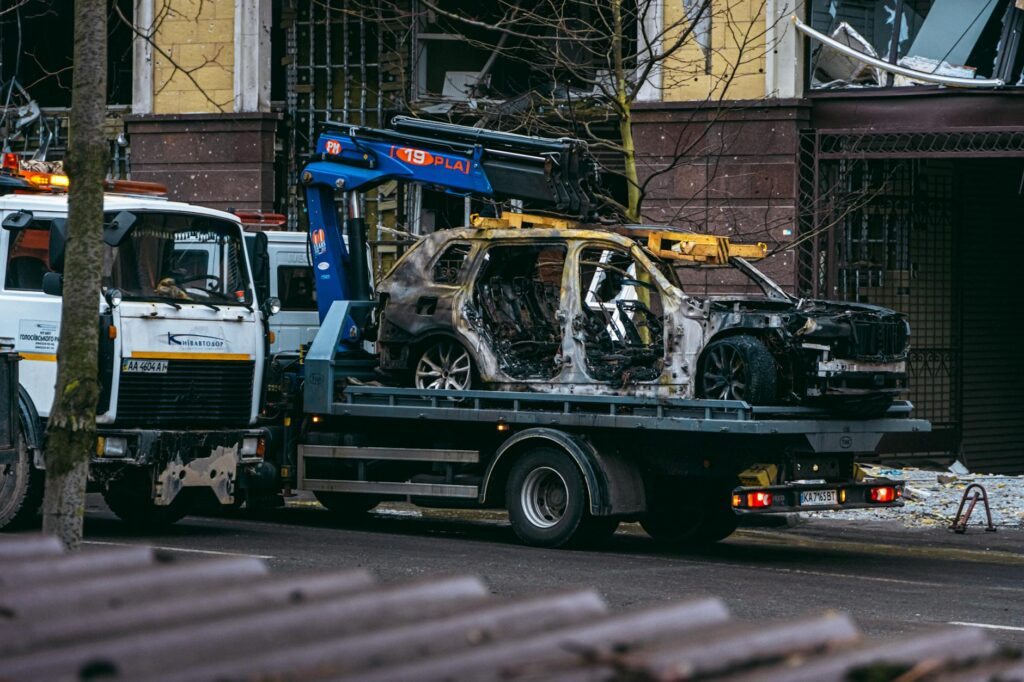Image of a damaged vehicle after traditional towing. — flatbed towing vs traditional Las Vegas