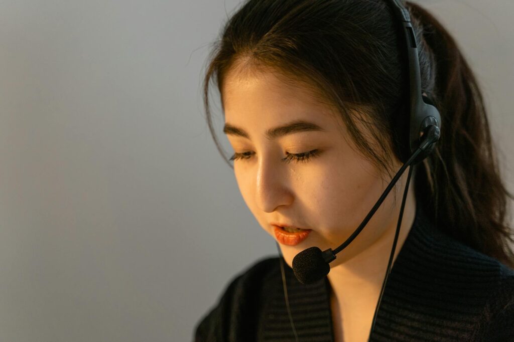 Image of a person talking to a towing service representative — choose cheap towing service Las Vegas