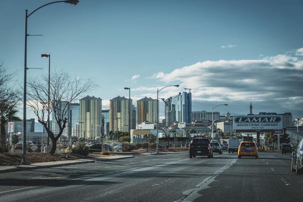 Infographic showing average towing costs in Las Vegas. — save money towing Las Vegas
