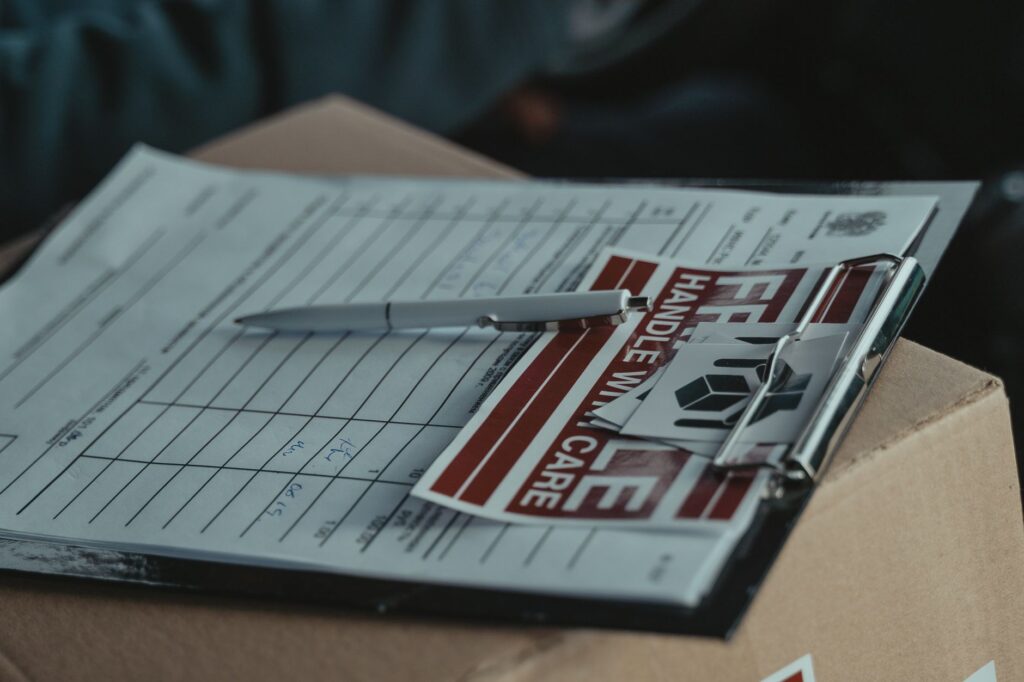 A checklist of considerations when selecting a towing service, with a pen. — choosing towing service Las Vegas