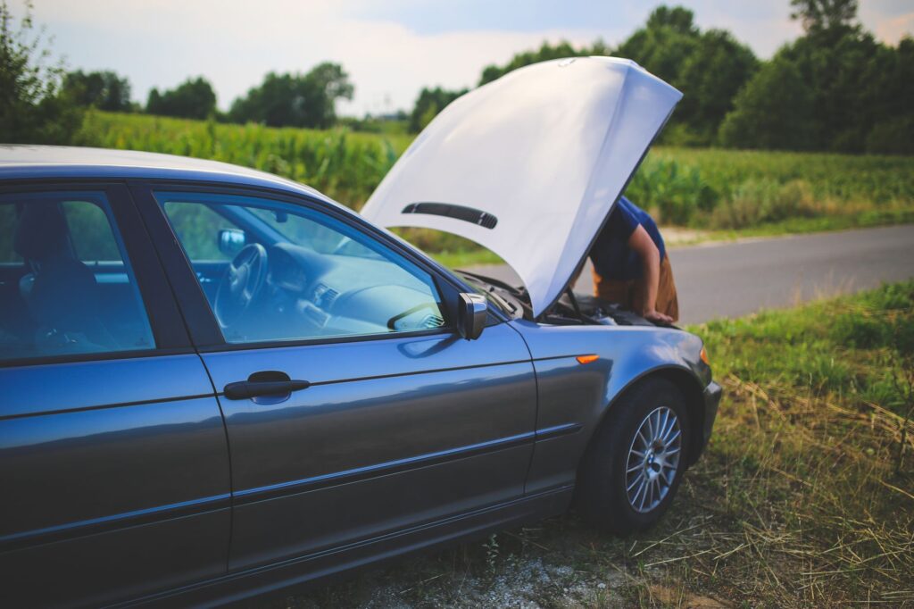 Image of a car broken down on the roadside in Las Vegas — emergency towing Las Vegas