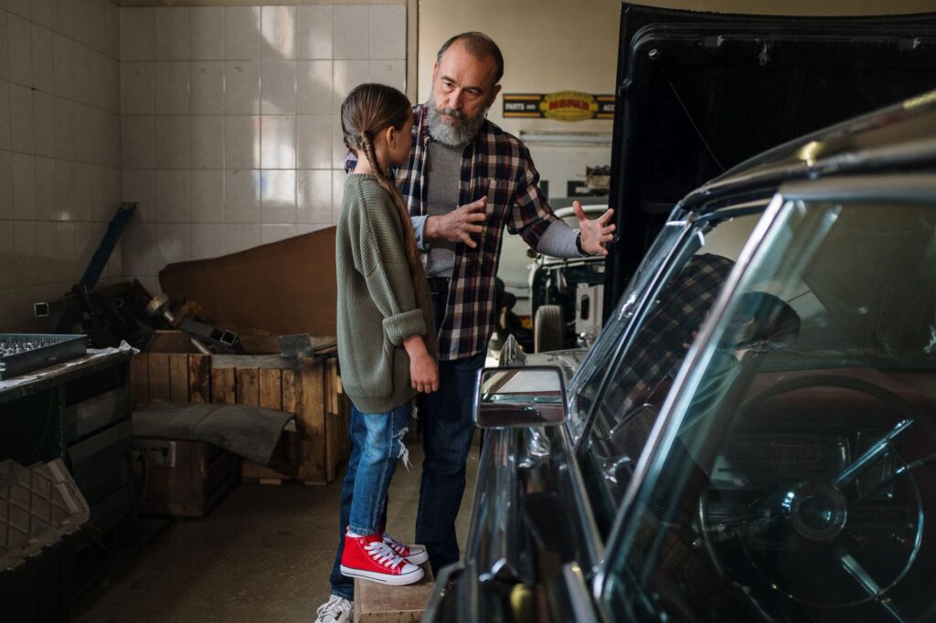 An infographic illustrating the steps to take when your vehicle breaks down. — emergency towing Las Vegas